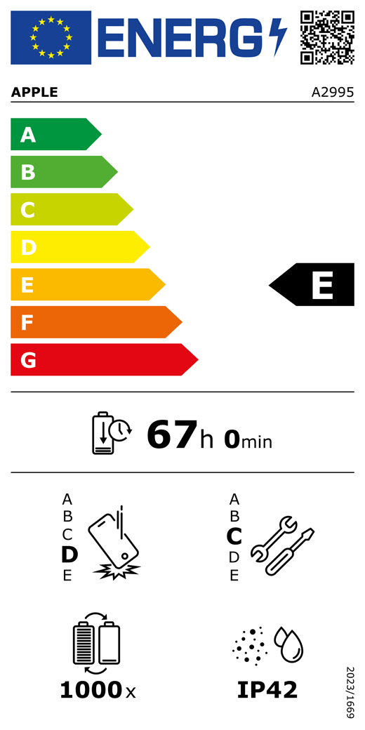 ES energijos vartojimo klasės QR kodas ir informacija, „Apple“ modelis A2995, E klasė, energijos vartojimo klasės (skalė nuo A iki G), nuo A (didžiausias efektyvumas) iki G (mažiausias efektyvumas), baterijos veikimo trukmė vienu ciklu, 67 val. ir 0 min. esant visiškai įkrautai baterijai, pakartotinio laisvo kritimo patikimumo klasė D, nuo A (didžiausias patvarumas) iki E (mažiausias patvarumas), pritaikymo remontuoti klasė C, nuo A (labiausiai pritaikytas remontuoti) iki E (mažiausiai pritaikytas remontuoti), 1 000 baterijos veikimo ciklų, apsaugos nuo dulkių ir vandens (IP) klasė IP42, reglamentas 2023/1669