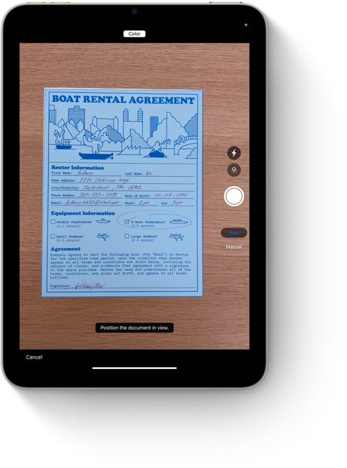 iPad mini afișând funcția de scanare a documentelor în aplicația Notițe.