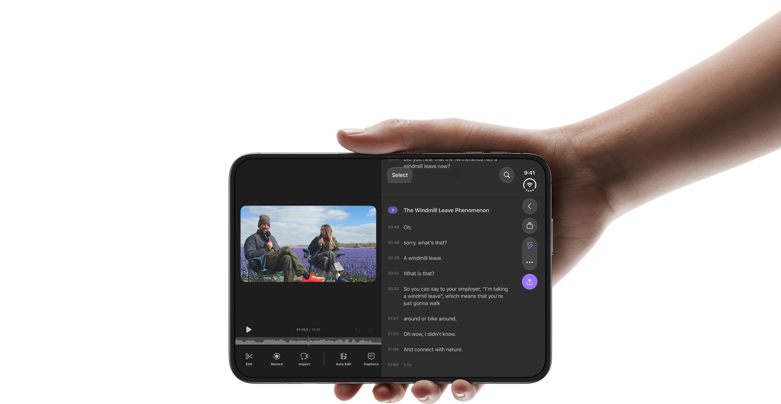 جهاز iPhone Duo، مفتوح في الوضع الأفقي، التفاصيل، تطبيق تعديل باستخدام AI معروض على الشاشة الداخلية